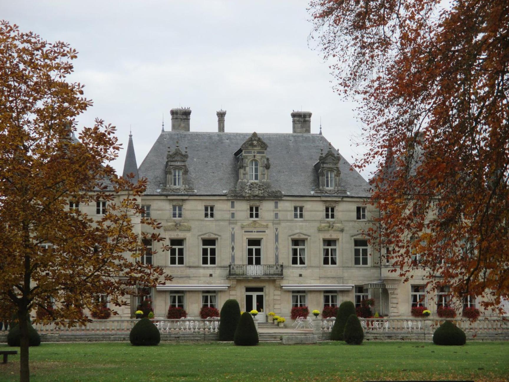 Chateau Des Monthairons Hotel Restaurant Gastromaison Spa Privatif Les Monthairons Exterior photo