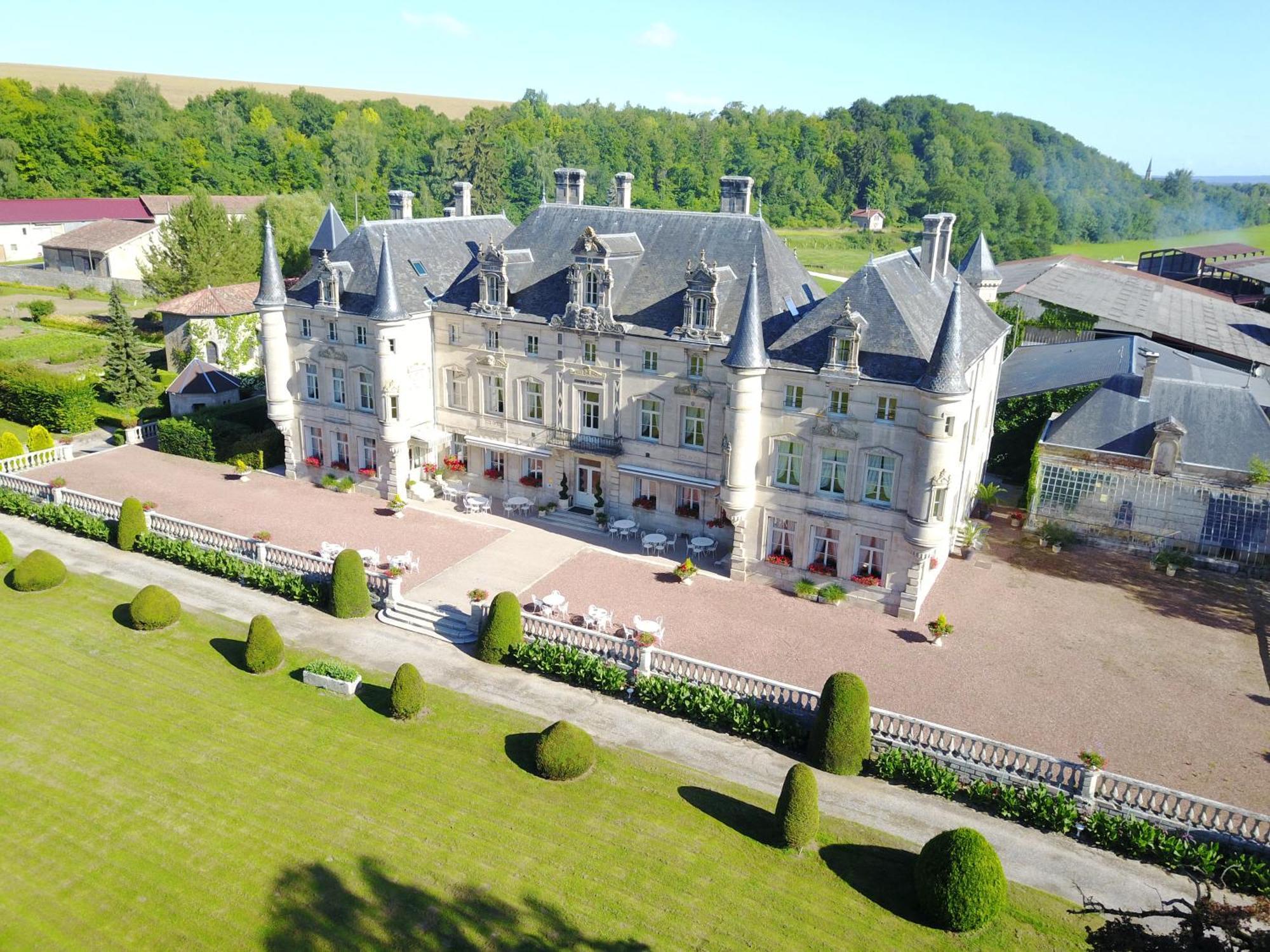 Chateau Des Monthairons Hotel Restaurant Gastromaison Spa Privatif Les Monthairons Exterior photo