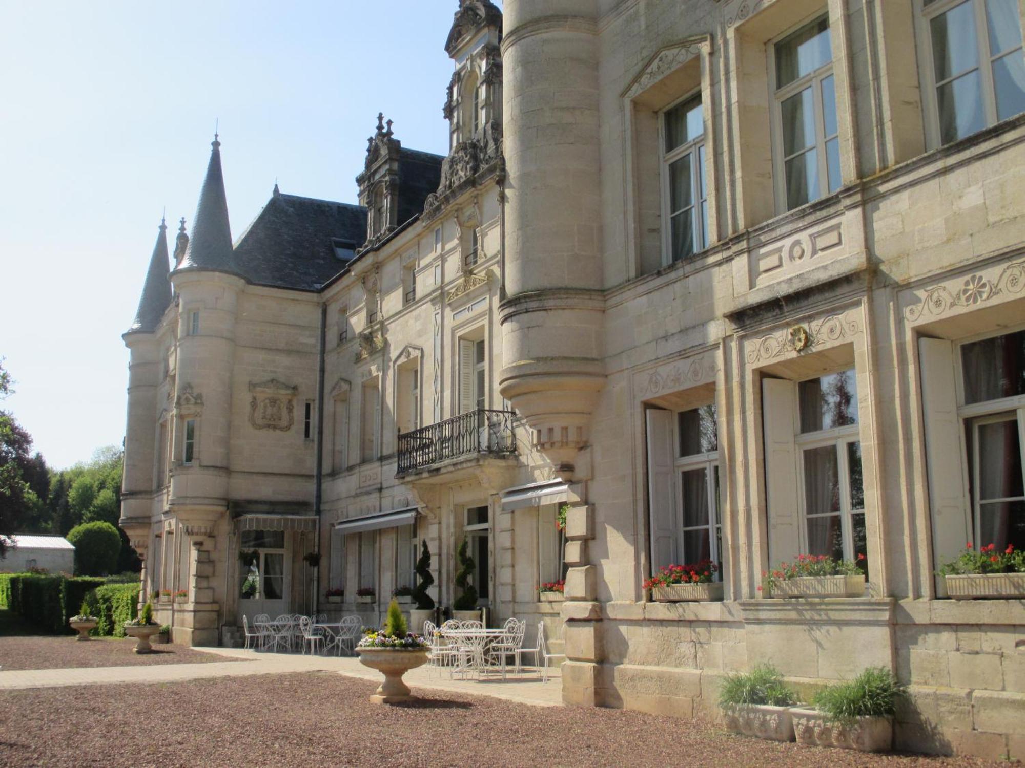 Chateau Des Monthairons Hotel Restaurant Gastromaison Spa Privatif Les Monthairons Exterior photo