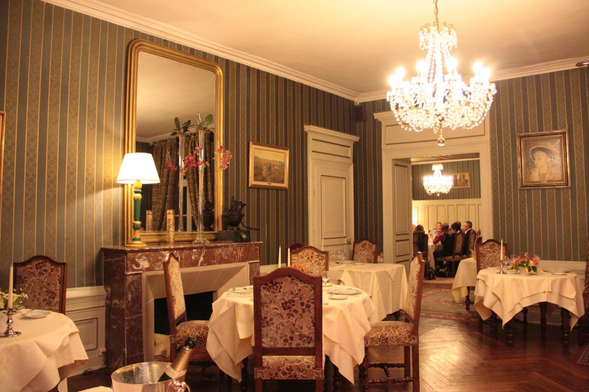 Chateau Des Monthairons Hotel Restaurant Gastromaison Spa Privatif Les Monthairons Exterior photo